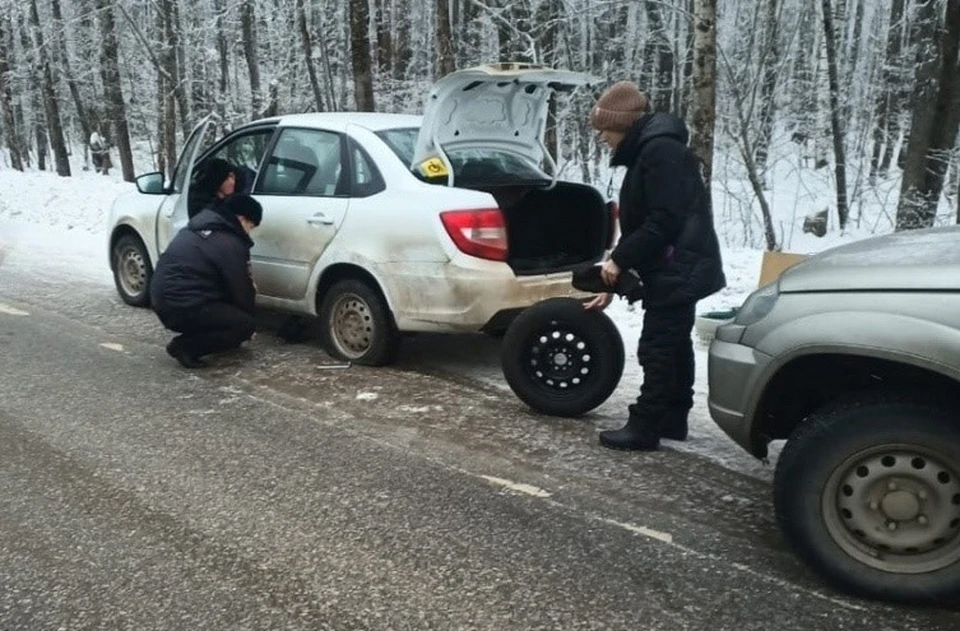 Во время движения мужчина услышал хлопок, и машину начало заносить. Фото: Госавтоинспекция Самарской области