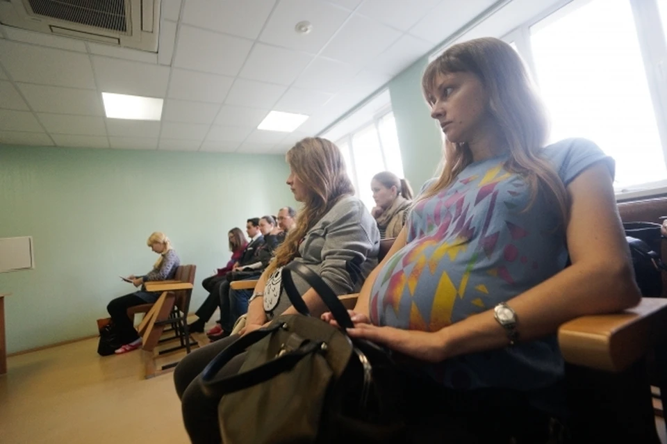 Беременные нижегородские студентки получат выплаты по 100 тысяч рублей