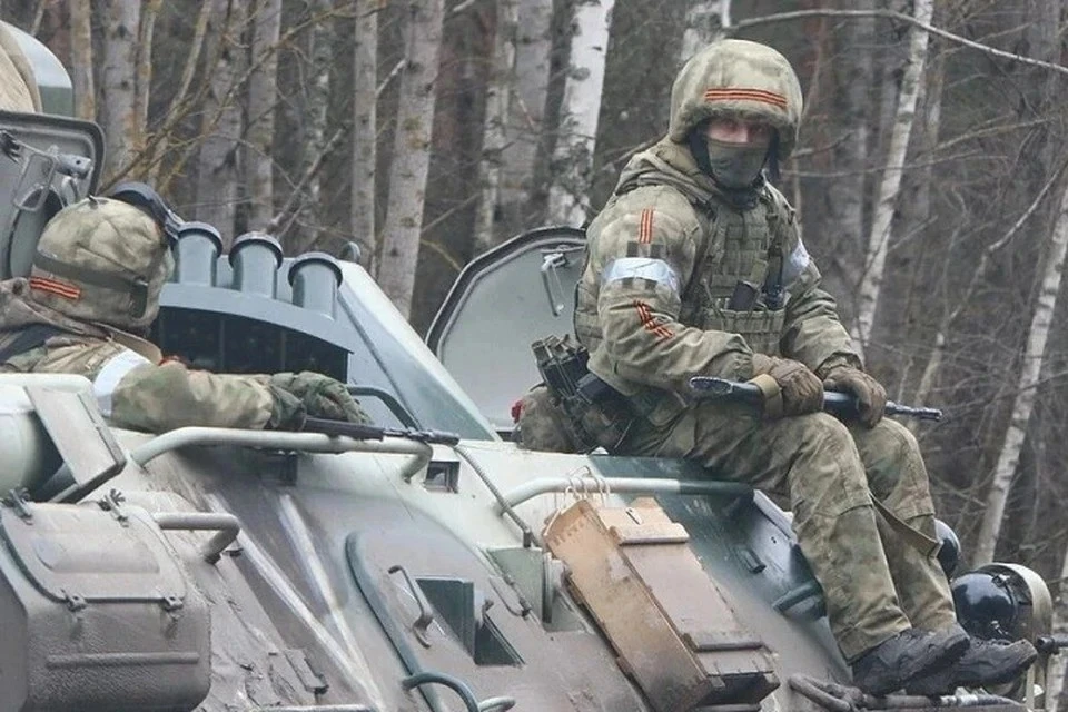 Наши бойцы надежно защищают свои позиции