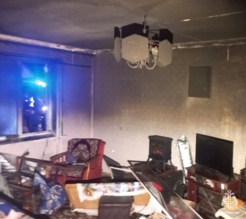 Пожар произошел в квартире на первом этаже. Фото - тг-канал МЧС Запорожской области