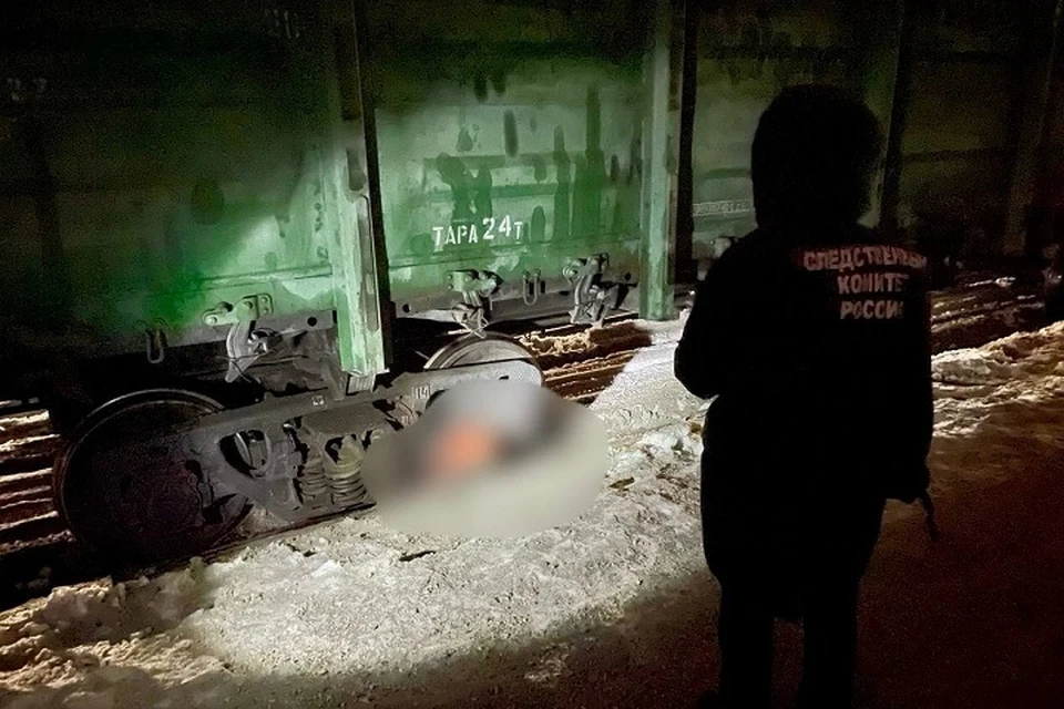 Трагедия на железнодорожных путях произошла ночью, 2 марта. Фото: Центральное МСУТ СК России