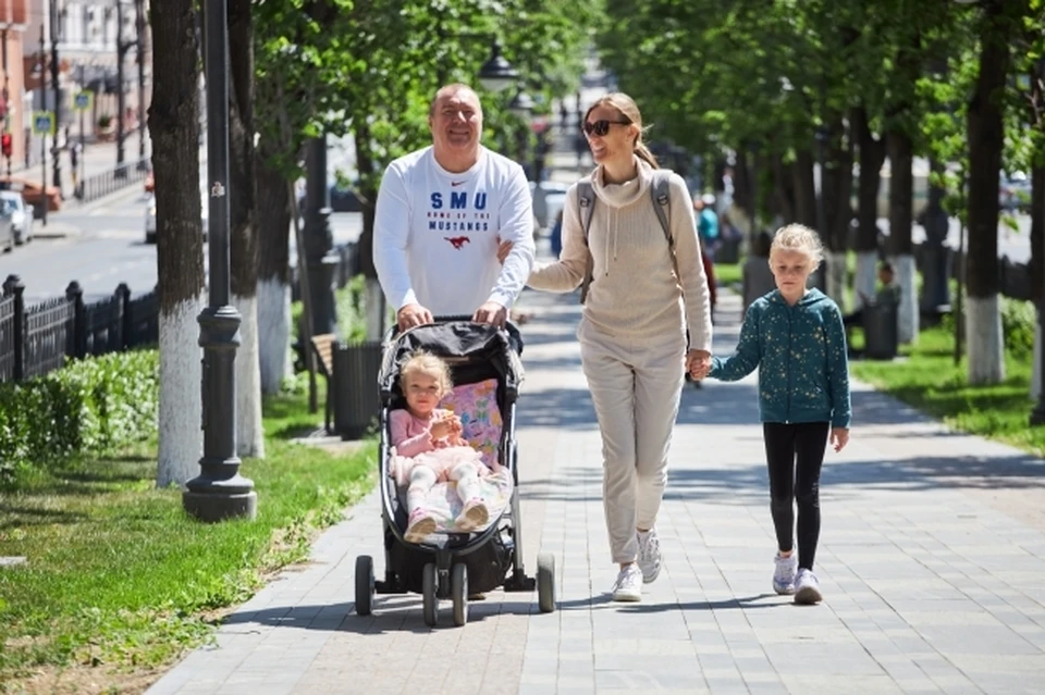 Если же родители не работают, для оформления выплаты нужно подать заявление в клиентскую службу СФР.