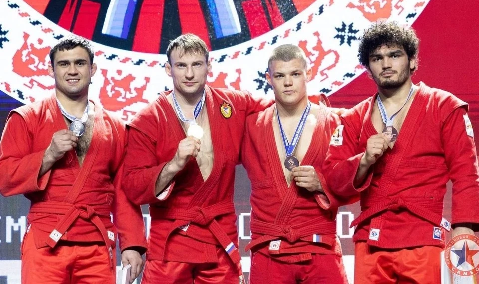 Два красноярских самбиста стали бронзовыми призёрами 75-ого чемпионата России. Фото: краевое министерство спорта