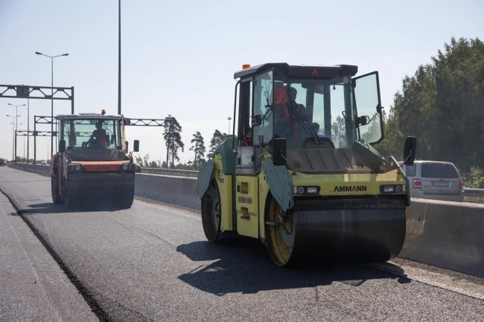 Власти Новосибирска потратят более 1,4 млрд рублей на ремонт дорог и тротуаров.