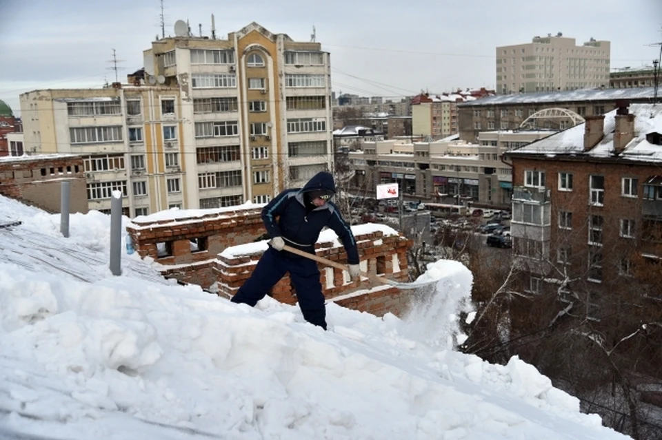 Почти 90% крыш очистили от снега и сосулек в Кировском районе Новосибирска