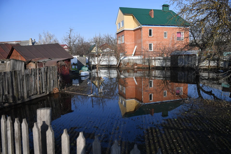 Вода в реках Новосибирской области может подняться на метр из-за паводка.