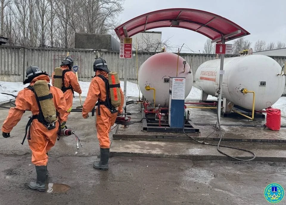 Ульяновские спасатели ликвидировали учебный пожар на газозаправочной станции | ФОТО: Управление гражданской защиты Ульяновска