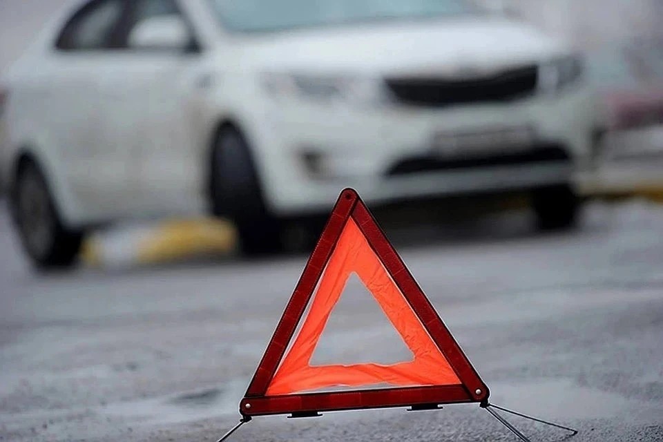 На месте происшествие работают оперативные службы города