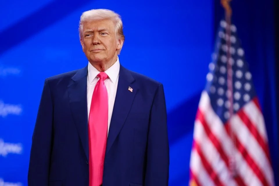 FT: политика Трампа покончит с доминированием доллара в мире