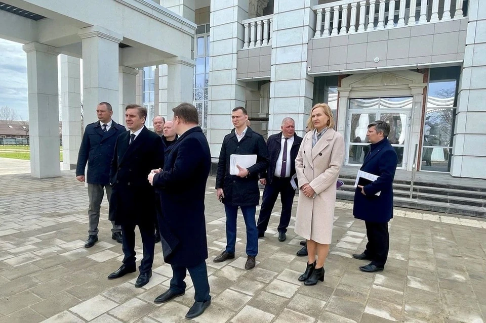 Группа губернаторского контроля проверила объекты, возводимые по областным госпрограммам. Фото: Правительство Ростовской области.