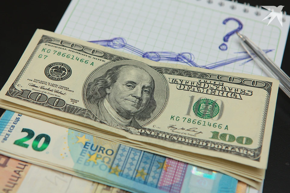 Нацбанк назвал курс доллара и евро на 30 марта.