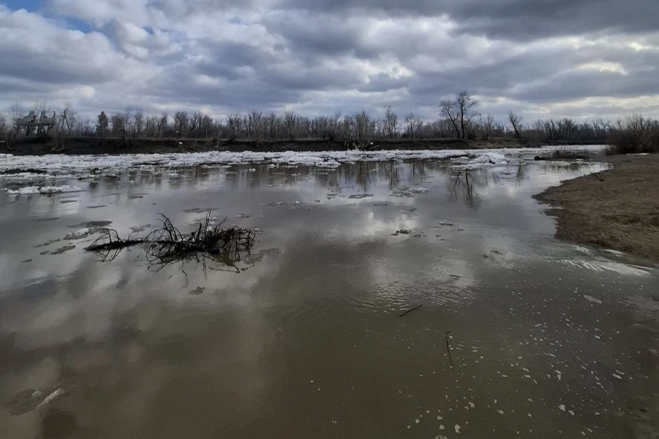 Сброс пока не меняется и остается на уровне 2 кубометра в секунду.