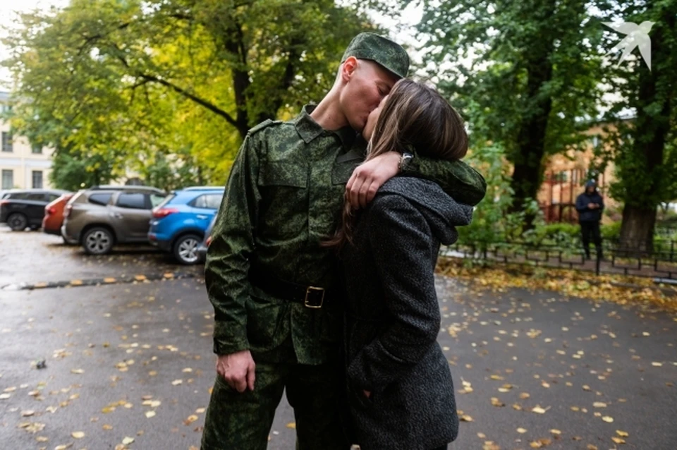 Военкоматы призовут в армию на шесть тысяч уральцев больше, чем год назад