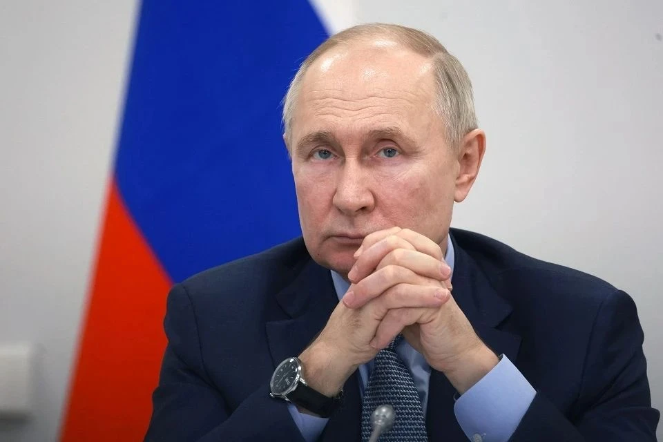 Владимир Путин пожертвовал памятной вещью ради памятника ко Дню Победы: что отдал президент