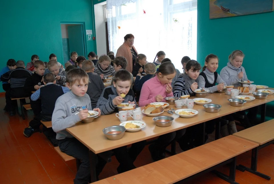 В школах Тульской области выявили нарушения в организации питания.