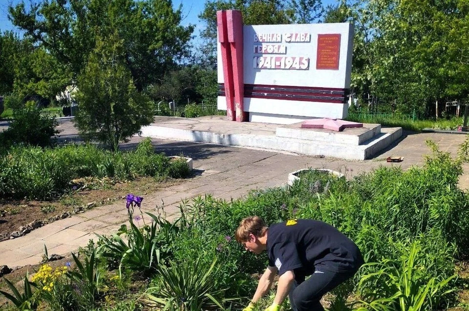 В ДНР благоустроили мемориалы в Донецке, Енакиево, Макеевке и Новоазовске. Фото: Пресс-служба Донецкого отделения РСО