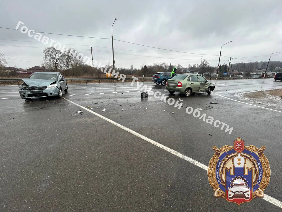 Водителя автомобили Renault госпитализировали в больницу после ДТП в Щекинском районе.