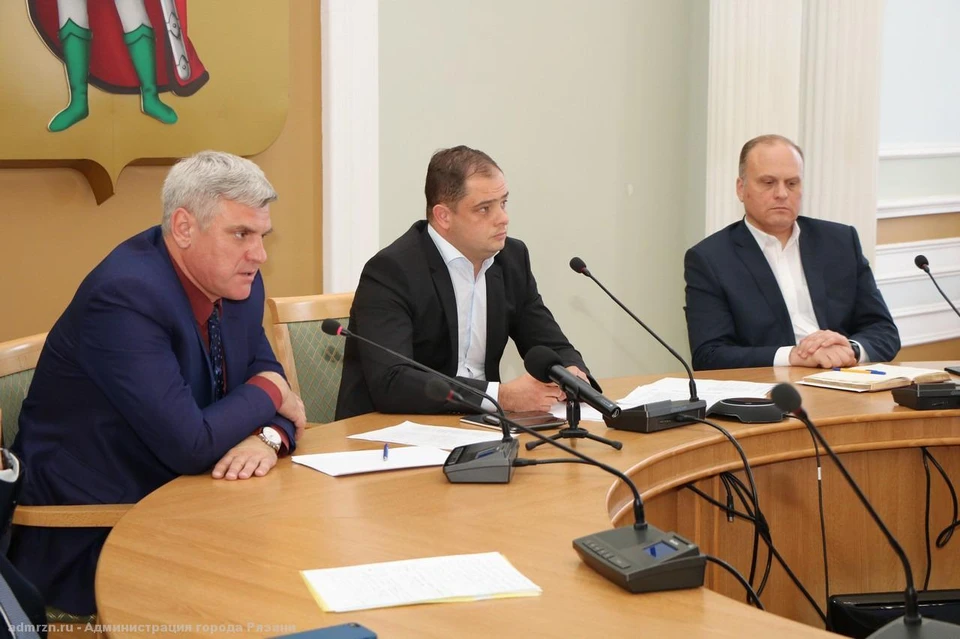 Сентябрь 2020 года. Высказанные тогда ростовчанами Владимиром Бурмистровым (по центру) и Иваном Нелиным (слева) обвинения в адрес Ново-Рязанской ТЭЦ не подтвердились. Фото: admrzn.ru