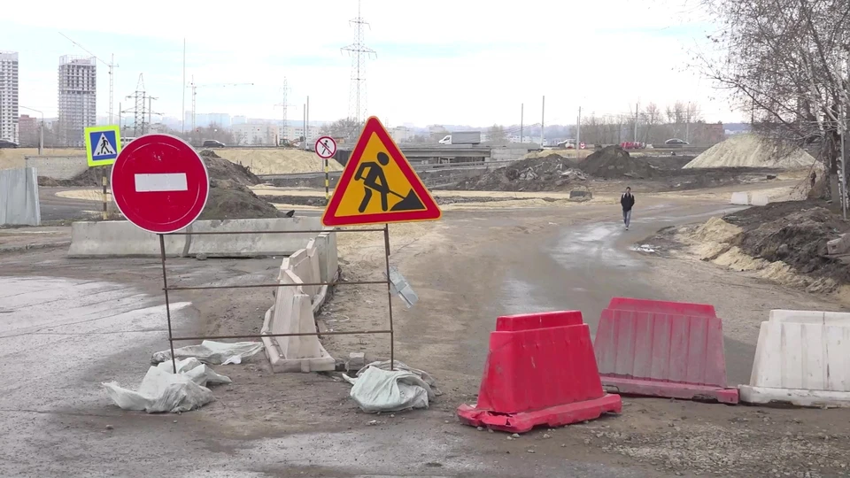 Ульяновцам напомнили о закрытии пешеходного движения через мост на улице Минаева | ФОТО: скриншот с видео