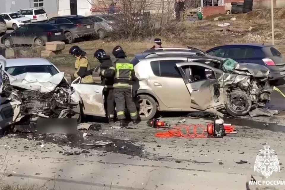 Причина аварии выясняется. Фото: МЧС Удмуртии