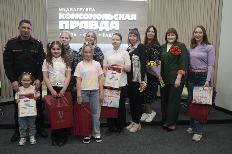 Спасибо, за мужество и защиту! Победители конкурса рисунков "Росгвардия глазами детей" получили подарки