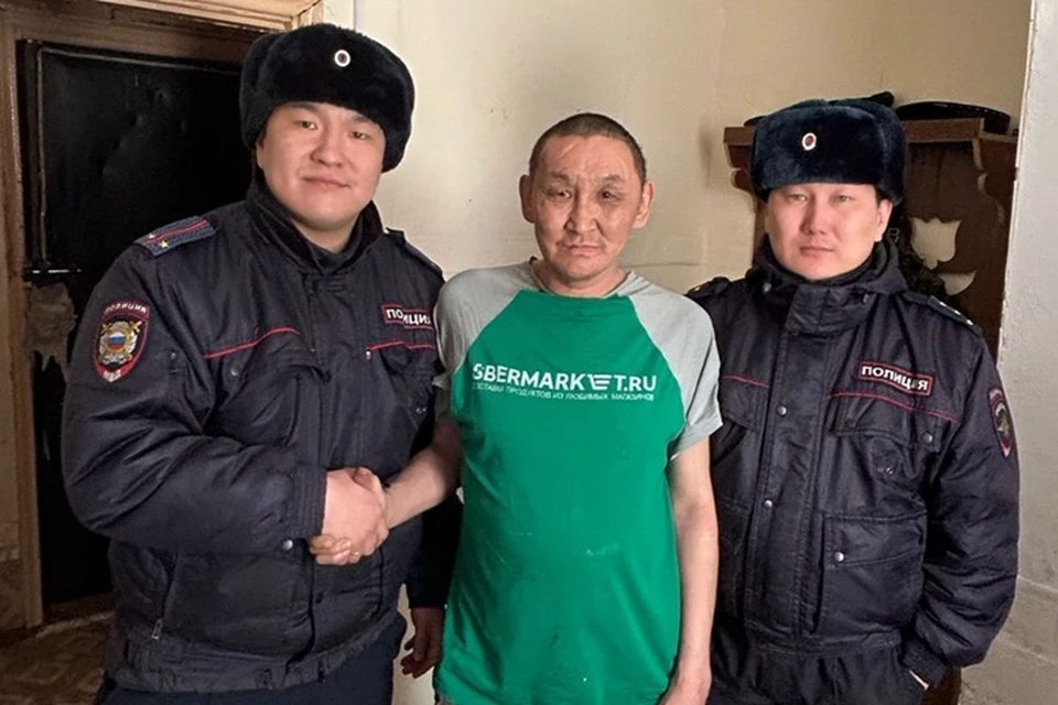 Оленевод из Якутии поблагодарил полицейских за спасение жизни. Фото: МВД России по РС (Я)