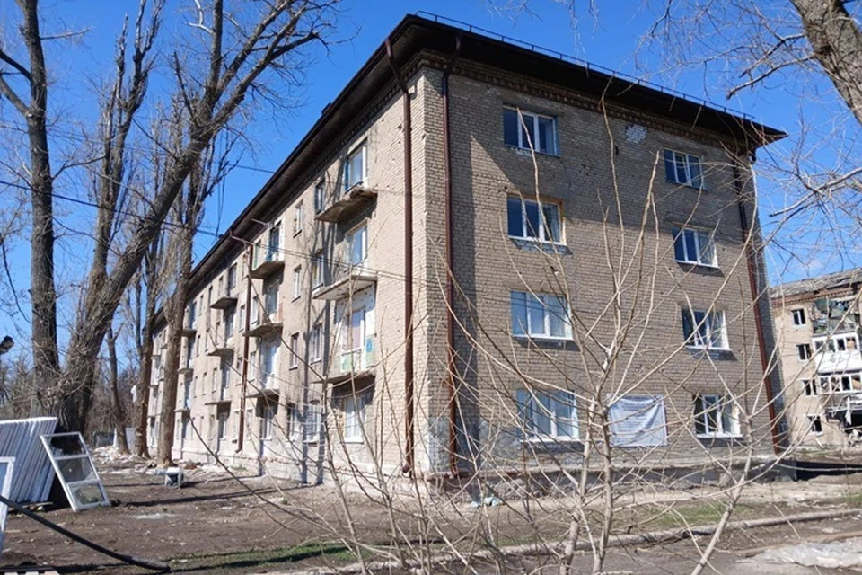 Ямальские строители восстанавливают четырехэтажный дом в Авдеевке. Фото: Департамент строительства и жилищной политики ЯНАО