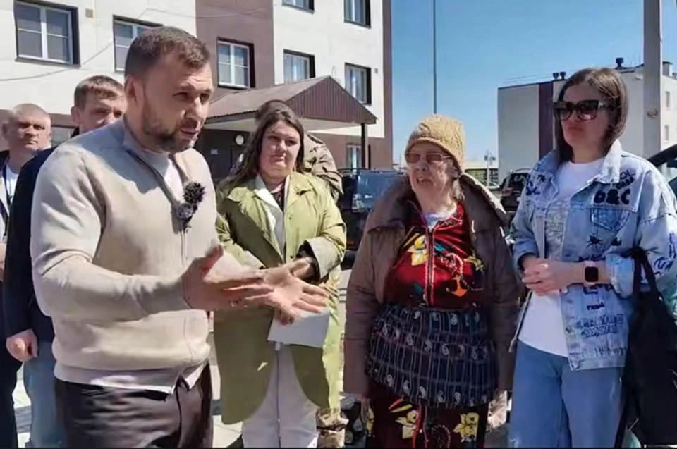 Денис Пушилин пообщался с жителями Волновахи. Фото: ТГ/Пушилин