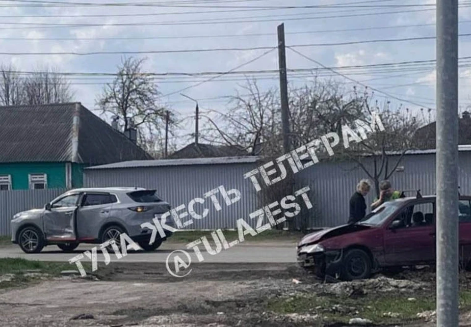 В тульском Мясново столкнулись Chery и Daewoo Nexia. Фото: "Тула Жесть"
