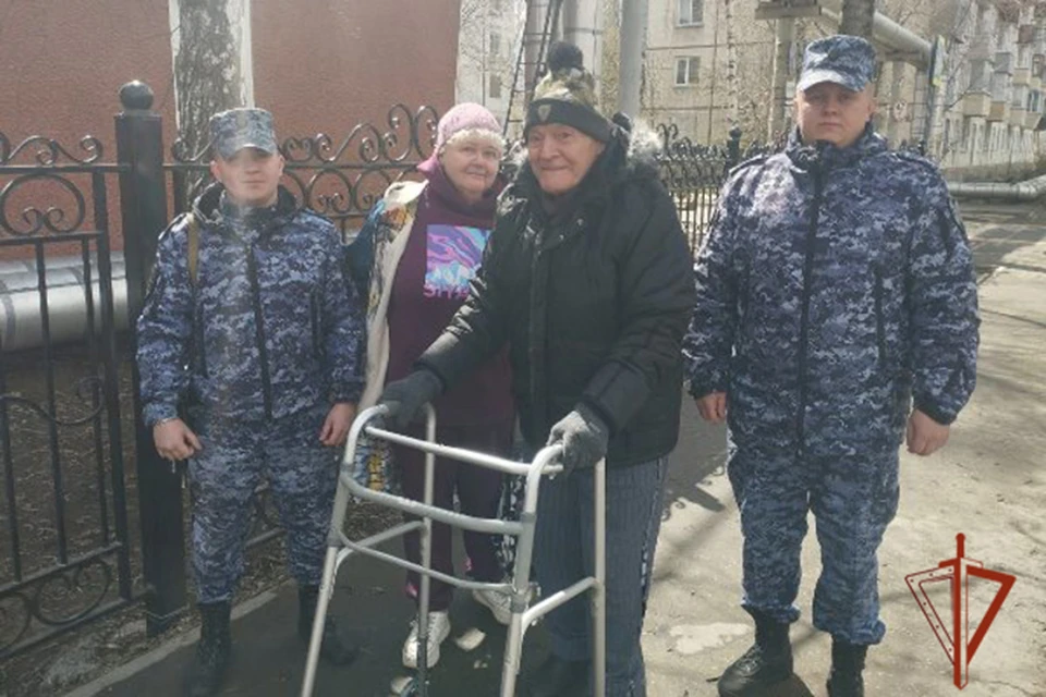 Мужчина вернулся к своим родственникам