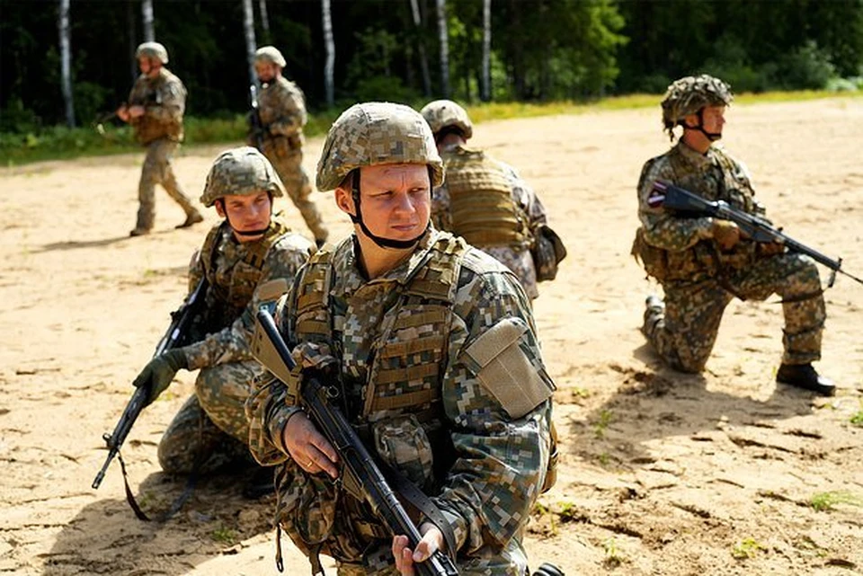 Латвия намерена разместить военные сооружения на частных участках у границы с РФ