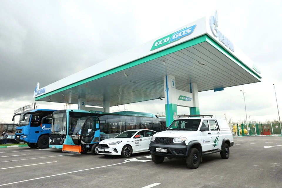 Транспорт постепенно переходит на газ. Фото: t.me/gazprom
