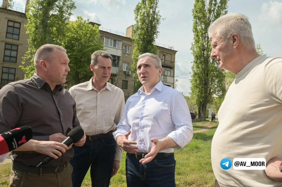 Специалисты из Тюменской области в Краснодоне. Фото: ТГ-канала губернатора Тюменской области