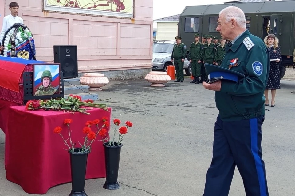 Траурная церемония состоялась в поселке им. 9 Января. Фото: пресс-служба Первого отдела ОКВ