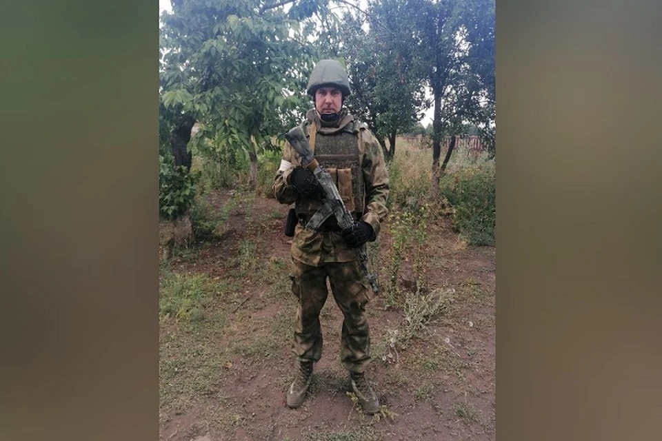Денис Серегин отправился "за ленточку" добровольцем.