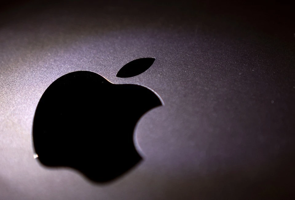 Apple начнет выпускать iPhone в США, но только с помощью роботов