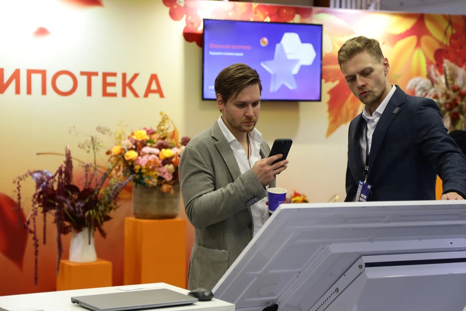 Искусственно повысить свои шансы на одобрение ипотеки не получится. Есть понятные параметры, которые любой потенциальный заемщик должен соблюдать