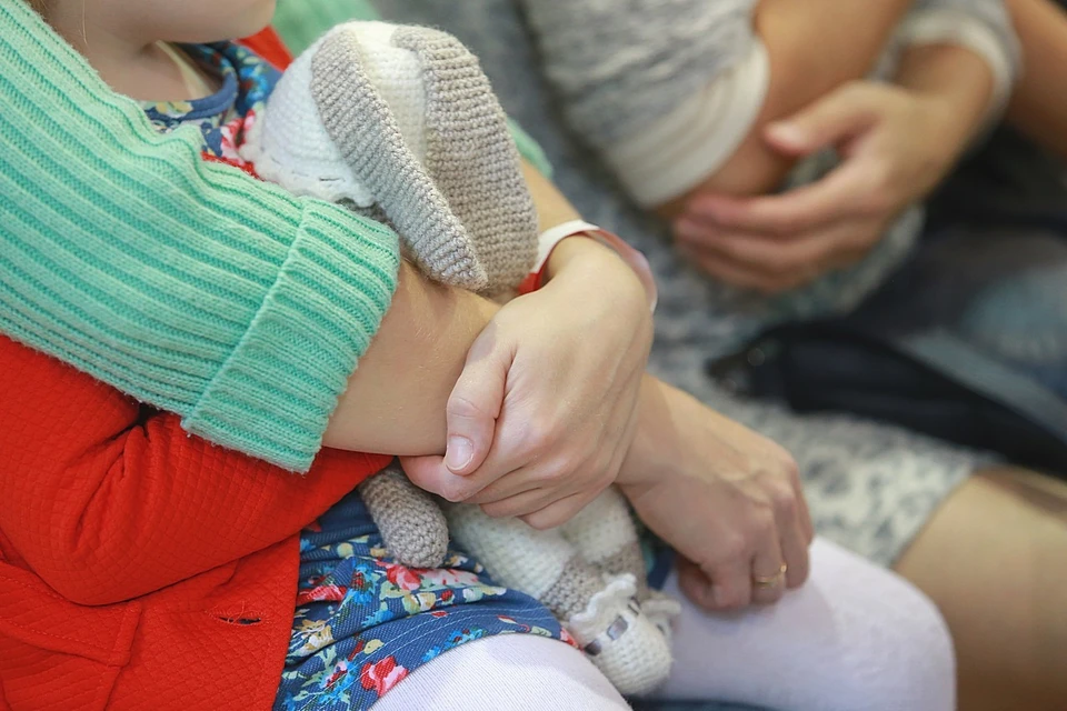 В Красноярске у опекуна забрали ребенка и вернули родной матери