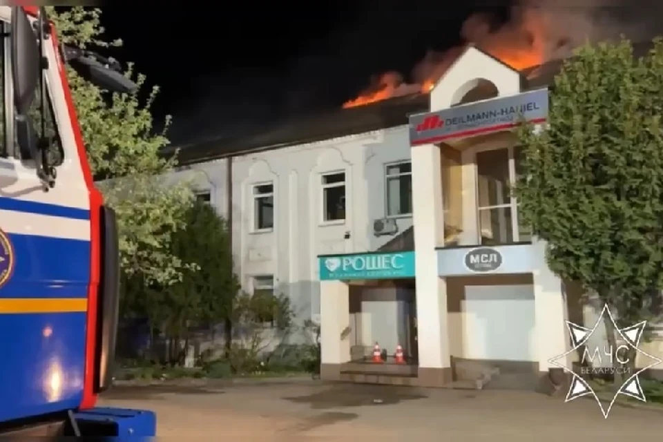 В Солигорске произошел крупный пожар. Фото: стоп-кадр | видео МЧС.
