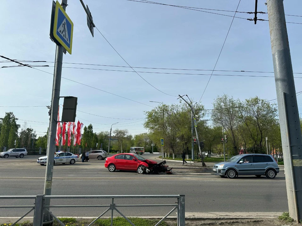 В аварии пострадал парень.