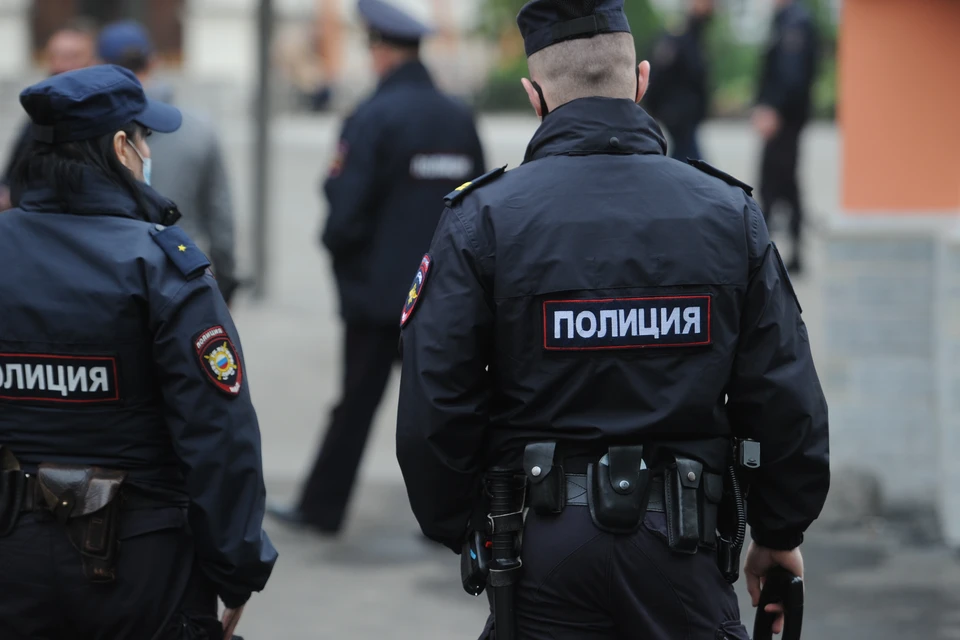 В Петербурге на майские праздники мошенники «минировали» мост и торгово-развлекательный центр.