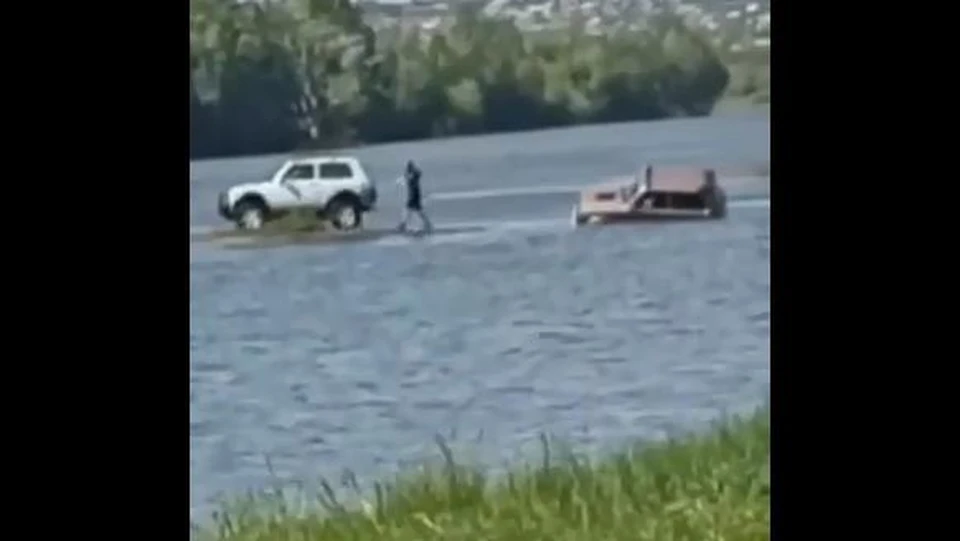 Вот так сейчас выглядит обмелевший Днестр. Фото: скриншот видео