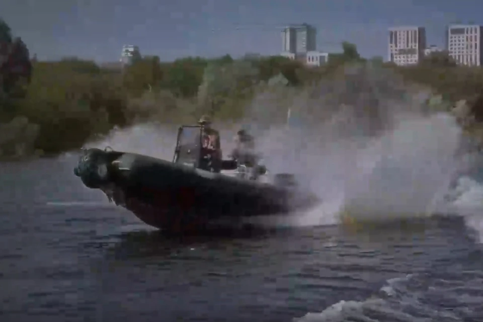 Водолазы ОМОН «Меч» на транспорте отмечают профессиональный праздник