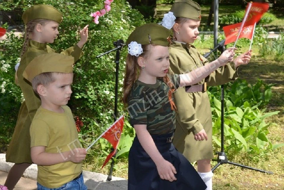 В мероприятии приняли участие самые маленькие жители города. Фото: ТГ/Кулемзин