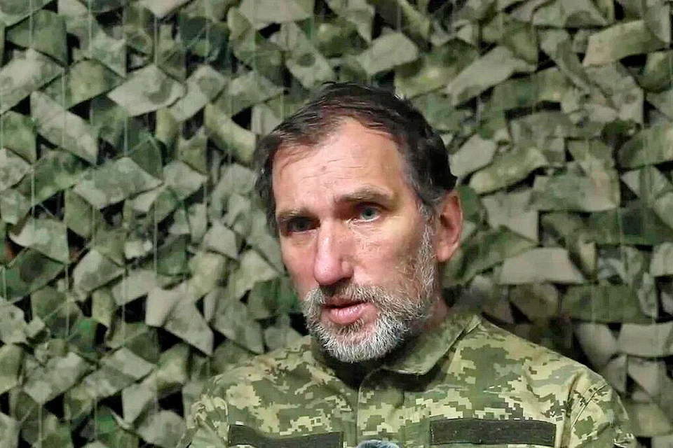 В кадре - временно исполняющий обязанности командира роты ВСУ Константин Таукач.