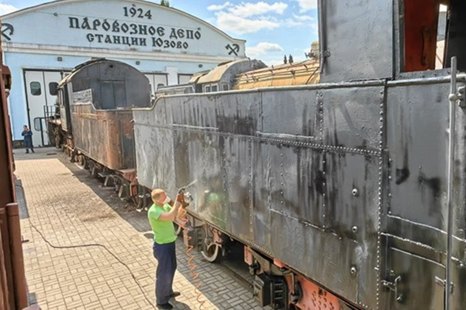 В музее Донецкой железной дороги приступили к реставрации раритетной техники. Фото: Железные дороги Новороссии