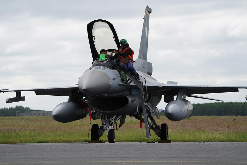 Первый из закупленных Болгарией в США истребителей F-16 оказался бракованным