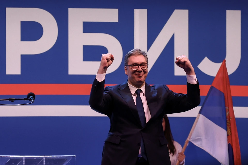 ТАСС: Самолет президента Сербии Вучича останавливался в Баку для дозаправки