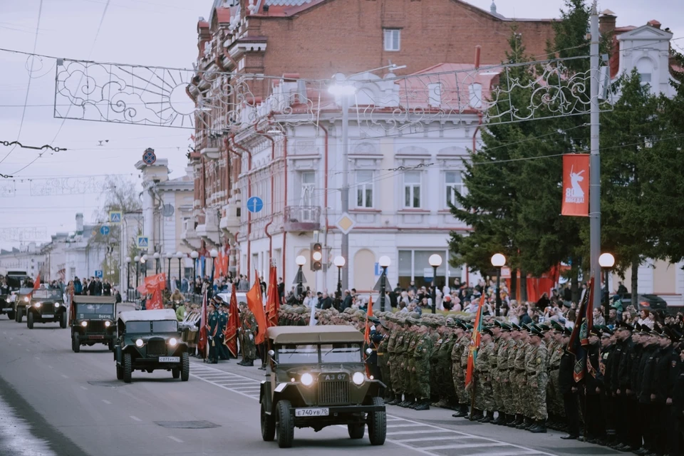 На снимке: репетиция парада Победы