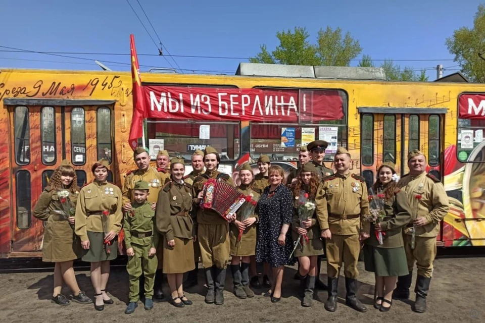 За представления для жителей отвечали активисты музея школы №53